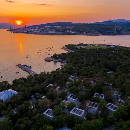 Pet Friendly Home In Kraljevica * Kraljevica